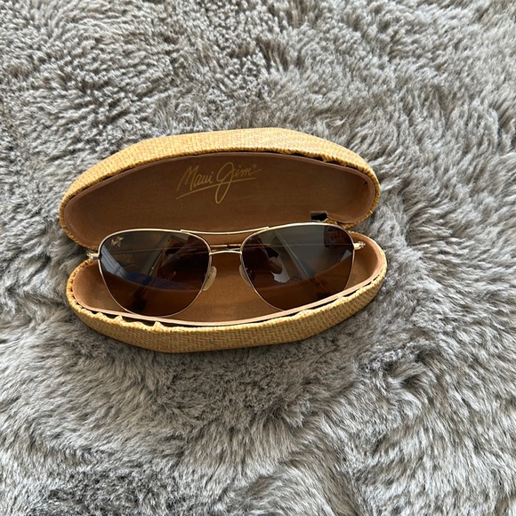 Maui Jim sunglasses with case (used condition) - Picture 1 of 12